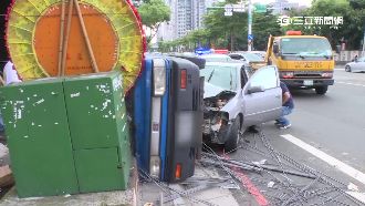 男酒駕撞車落跑　外籍熱血哥騎車追人