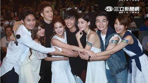 炎亞綸甜餵粉絲　惺惺相惜告白李運慶