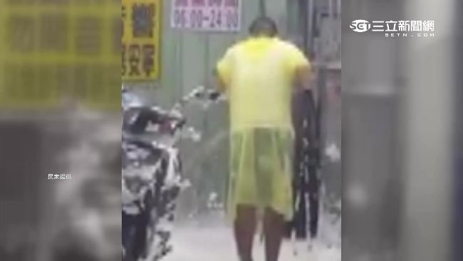 男子洗車變自助洗頭！網友笑翻PO網