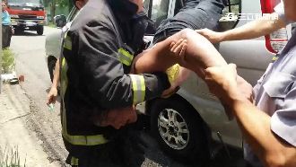 男子尋妻不成揚言輕生　熱到破窗求援