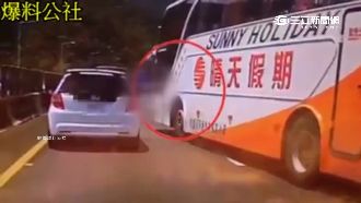 超狂遊覽車司機　國道揮西瓜刀逼車