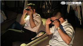 ▲柯文哲和產發局長林崇傑體驗國產3D（圖／記者盧冠妃攝）