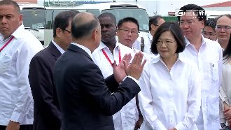 承受大陸壓力？長榮臨陣換小英地陪