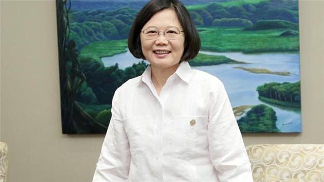 首度穿上巴拿馬衫　蔡英文：蠻舒服的