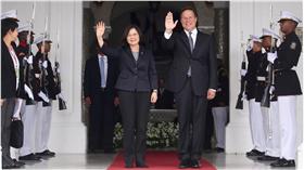 蔡英文、瓦雷拉（圖／中央社）