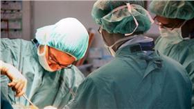 急診室,醫療,醫護,手術▲圖／攝影者PROPhalinn Ooi, flickr CC License－https://www.flickr.com/photos/phalinn/5229744903