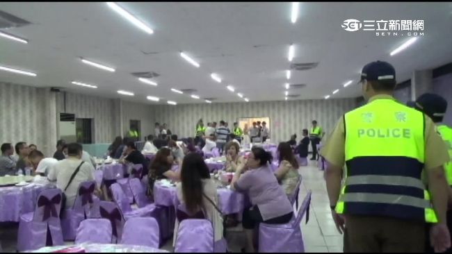 餐廳打烊變賭場　警上門賭客裝聚餐