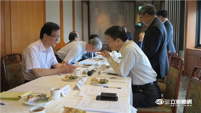 「連敗十幾場我也有」理事會議氣氛佳