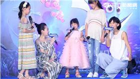 小S徐熙娣攜三位愛女盛裝出席動畫電影