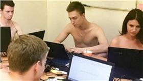 全裸 上班ig
標籤раздеватьсяиработать