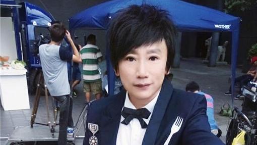 秦偉桃色風波第7女：躲門後撲倒硬上