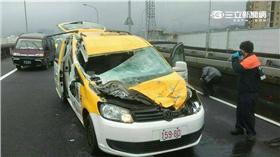 復興航空南港空難撞擊到的計程車