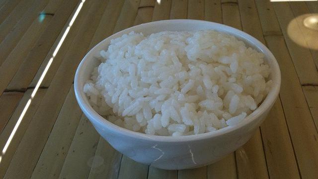 腳尾飯一餐60元　貧男控業者坑錢