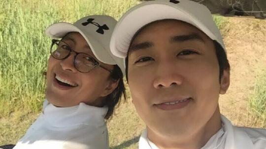 裴勇俊宋承憲曬合照　凍齡顏值網友驚