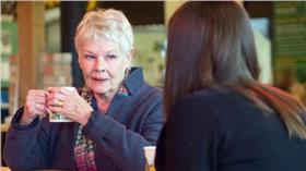 007 M夫人 茱蒂丹契
（圖＼《Surrey Life》）