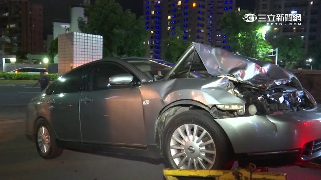 拒檢撞翻貨車後逃逸　國道警也遭殃