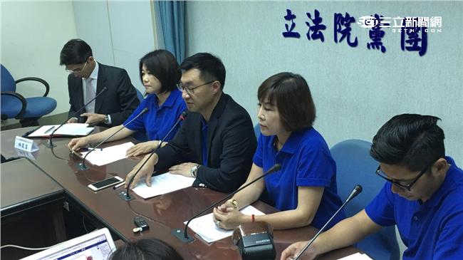 雄三飛彈誤射　藍委要求馮世寬下台