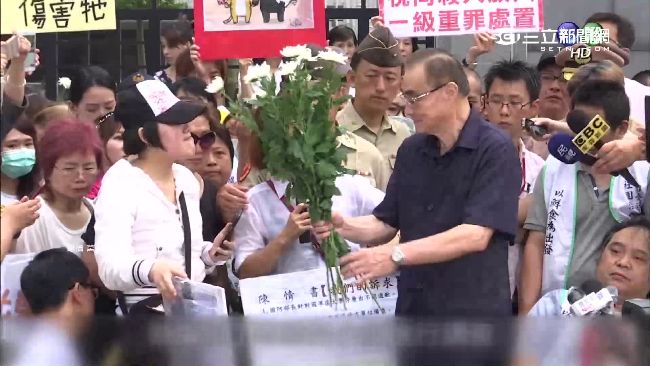 虐狗燒國軍少將求去　李富城：有骨氣