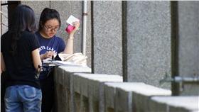DD
大學指考第2天（2）
大學指考2日舉行第二天考試，考數乙、國文、英文和
數甲，包括自然組和社會組約5萬考生將全數應考。
中央社記者裴禛攝 105年7月2日