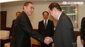 ▲國防部長馮世寬１日接見軍友社理事長李棟樑（圖／軍聞社提供）