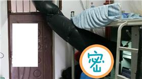 寢室,抽煙,神器,抽菸（圖／翻攝自微博） http://weibo.com/5072704786/DCFCR8C1w?from=page_1005055072704786_profile&wvr=6&mod=weibotime&type=comment#_rnd1467460787615