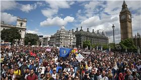 英國脫歐，留歐派上街遊行抗議，歐盟（圖／路透社／達志影像）