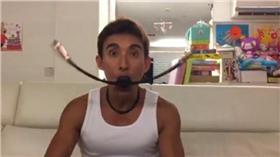 PAO臉部訓練棒,潘若迪（上）,ㄚ頭（左起）、SAM老師、何嘉文（圖／公關照）