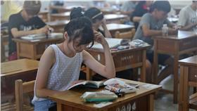 指考,學生,紫外線,天氣
圖／中央社