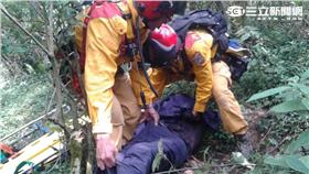 老翁疑似被蜜蜂叮（圖／民眾提供）