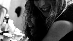 姊妹 閨密
https://www.flickr.com/photos/edwinylee/3061790664/in/photolist-5EytGd-oD2m4-6Nezbw-3E5uuo-mGpYxP-86d2cp-dCskb-4wgEw-au3iUA-5kNyQH-E16fY-dCshF-e9AAkD-9bDSCN-m9V9xR-nNGqRk-bnhKcu-9bFc1w-uC4YbY-2HL1wD-kUzq84-aKkchF-6GuH32-qwYVin-7mWbst-58qU5-4whWm-26ppj-dVo7Kj-bUH6tf-8qBcAC-domnpf-5Eyuch-cDRfRS-6BKTVZ-5Dsi9B-85NCku-4cmsiZ-4wiuX-5WvzF7-4yXFYf-bQxAQt-e9GfFb-4jjD22-dVhskz-6AU69f-8yMfMy-4whZU-bn2Sp-8revQ