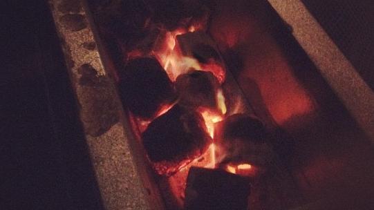 女兒房內燒炭輕生　同住母2天才發現