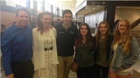 捐精者與「兒女」團員（圖／翻攝自Suzanne Phan推特）