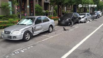 飆車族失控逆撞三車　駕駛辯：為閃貓