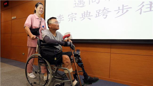維冠倒塌生死兩隔　李宗典與女友冥婚