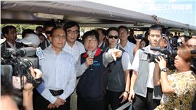 行政院長林全視察德翔台北貨輪。（圖／行政院提供）