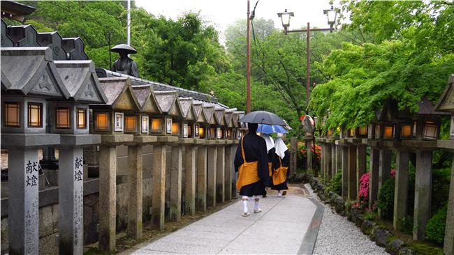 奈良／到寺廟住一晚的佛心體驗