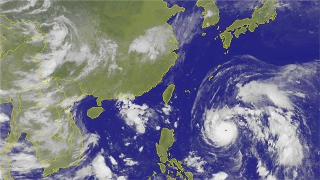 颱風天要上班嗎？勞動部法令這樣規定