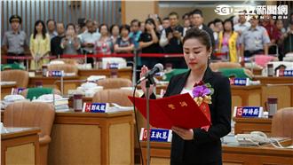 李婉鈺回歸　宣誓就職胸前有亮點