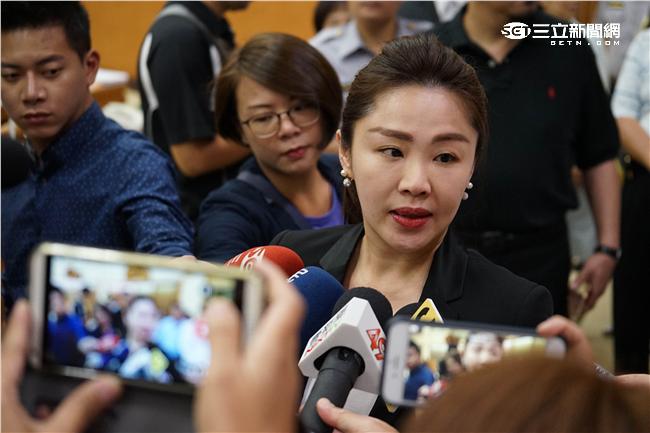 李婉鈺接受媒體訪問。（圖／記者林敬旻攝）