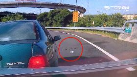 W為閃蛇撞車2400