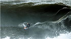 衝浪、海浪、海邊、老外、海上運動（圖／路透社／達志影像）