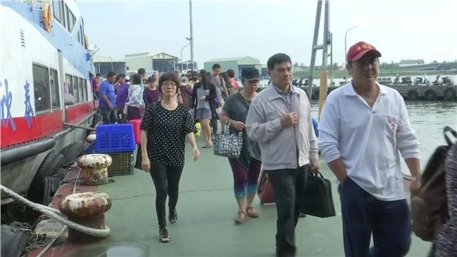 2千遊客搶去小琉球　居民怒嗆來幹嘛