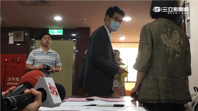 冤家互閃？劉建國簽到林淑芬不見蹤影