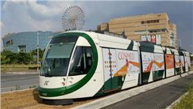 高雄輕軌（圖／夢時代提供）