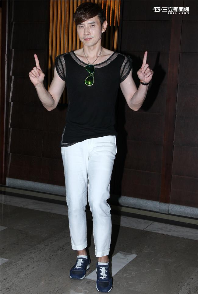 包偉銘新專輯「Fun Fun Fun」已在7月3日52歲生日當天發行，再次挑戰3首舞曲、7首慢歌，再掀迪斯可熱浪。（記者邱榮吉/攝影）
