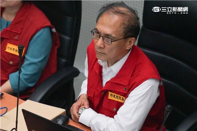 行政院院長林全坐鎮中央災防應變中心。（圖／記者林敬旻攝）