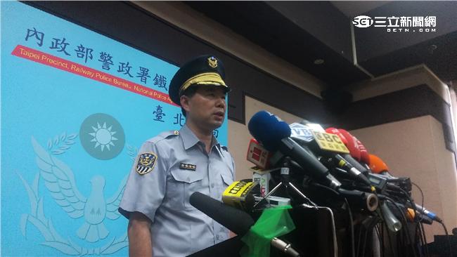 歹徒身揹鋼管閒晃　炸彈疑組裝後引爆