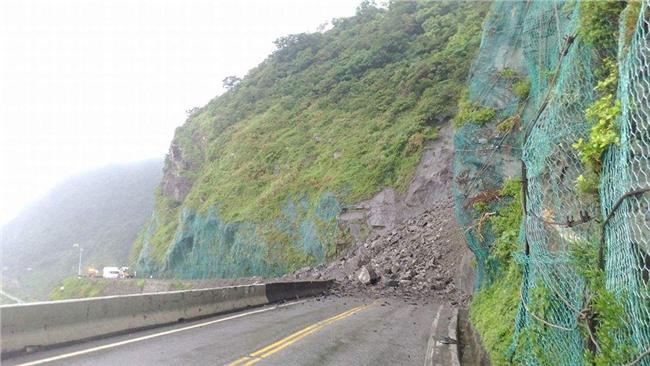 蘇花公路坍方中斷　明9時通車2小時