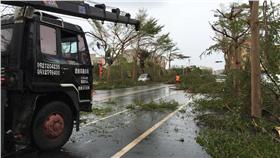 尼伯特,颱風,台東,災情,災害,吊車,清理,救災,協助,里長,熱心,感動,黃治維-翻攝自黃治維臉書16:9