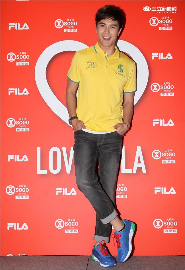 謝佳見擔任運動服飾一日店長，親密獻身會佳人，粉絲力拼爭奪謝太太寶座。（記者邱榮吉/攝影）

